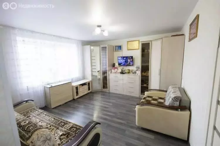 1-комнатная квартира: Альметьевск, улица Клары Цеткин, 38 (32 м) - Фото 1