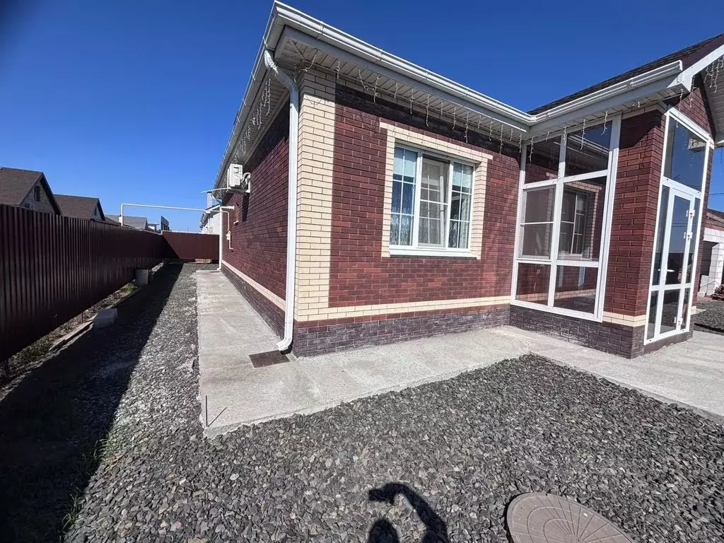 Дом в Ростовская область, Неклиновский район, с. Новобессергеневка ул. ... - Фото 1