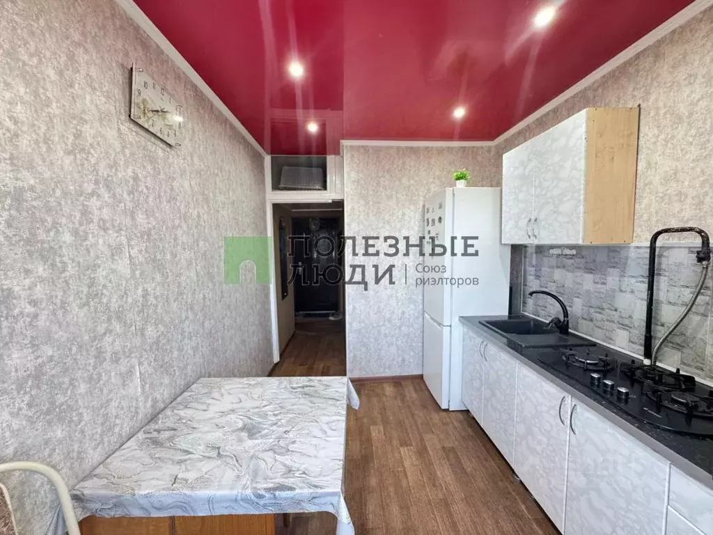 2-к кв. Астраханская область, Астрахань Кубанская ул., 21 (51.9 м) - Фото 0