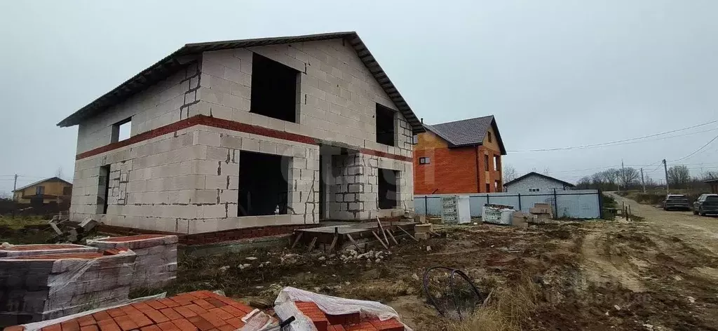 Дом в Калужская область, Калуга ул. Непокоренных Ленинградцев, 44В ... - Фото 1