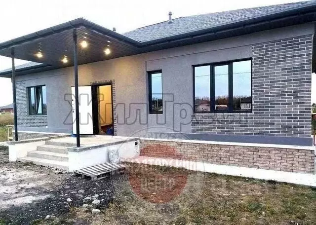 Дом в село Стрелецкое, улица Анисимова (128 м) - Фото 1