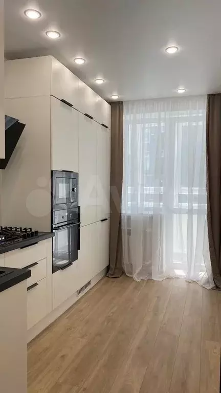 1-к. квартира, 40 м, 1/9 эт. - Фото 1
