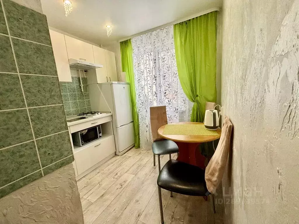 2-к кв. Псковская область, Псков Народная ул., 45 (50.0 м) - Фото 0