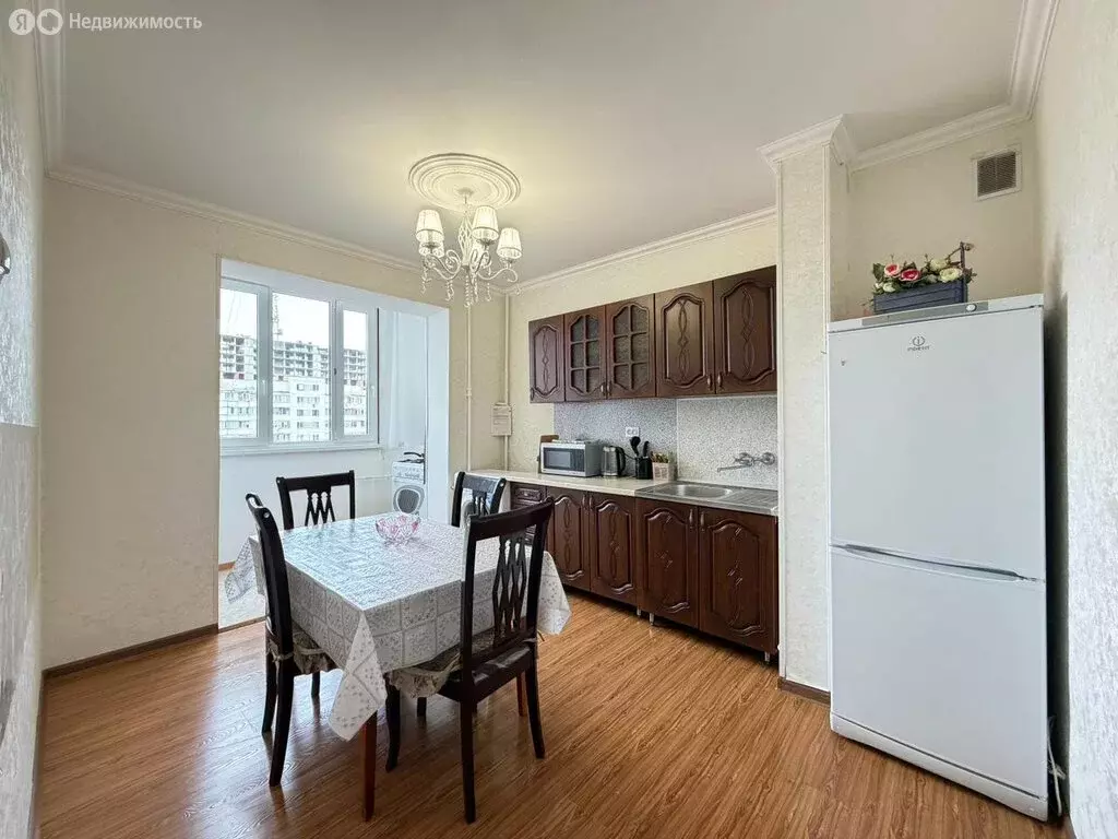 3-комнатная квартира: Нальчик, проспект Шогенцукова, 34 (74 м) - Фото 1