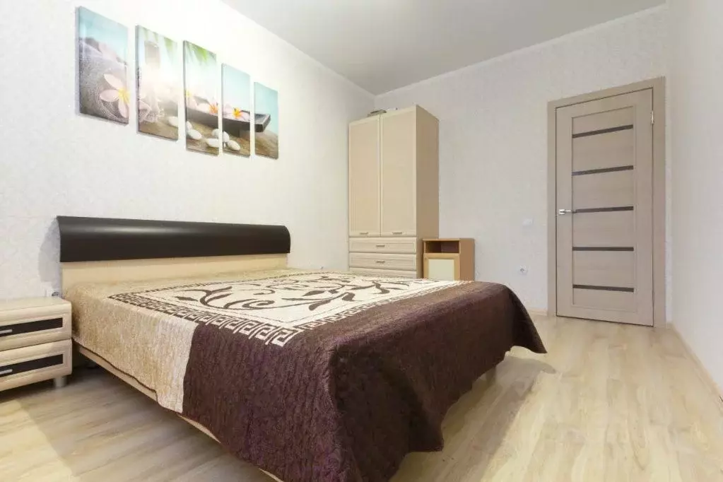 1-к кв. Астраханская область, Астрахань ул. Савушкина, 6Е (70.0 м) - Фото 0