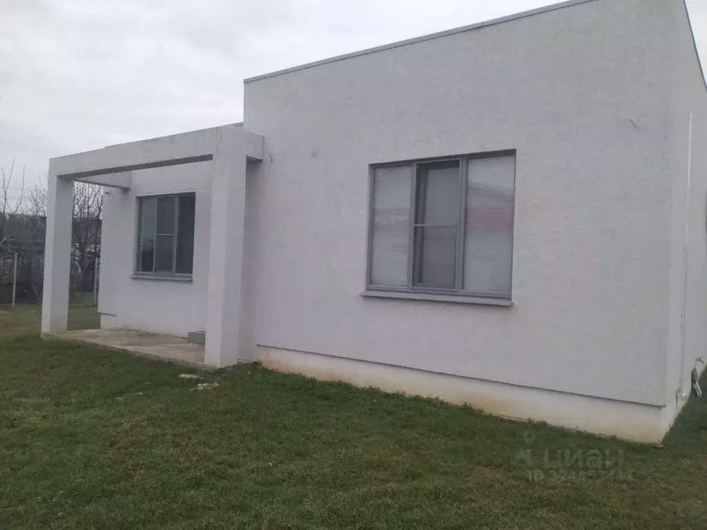 Дом в Краснодарский край, Темрюкский район, Краснострельское с/пос, ... - Фото 1