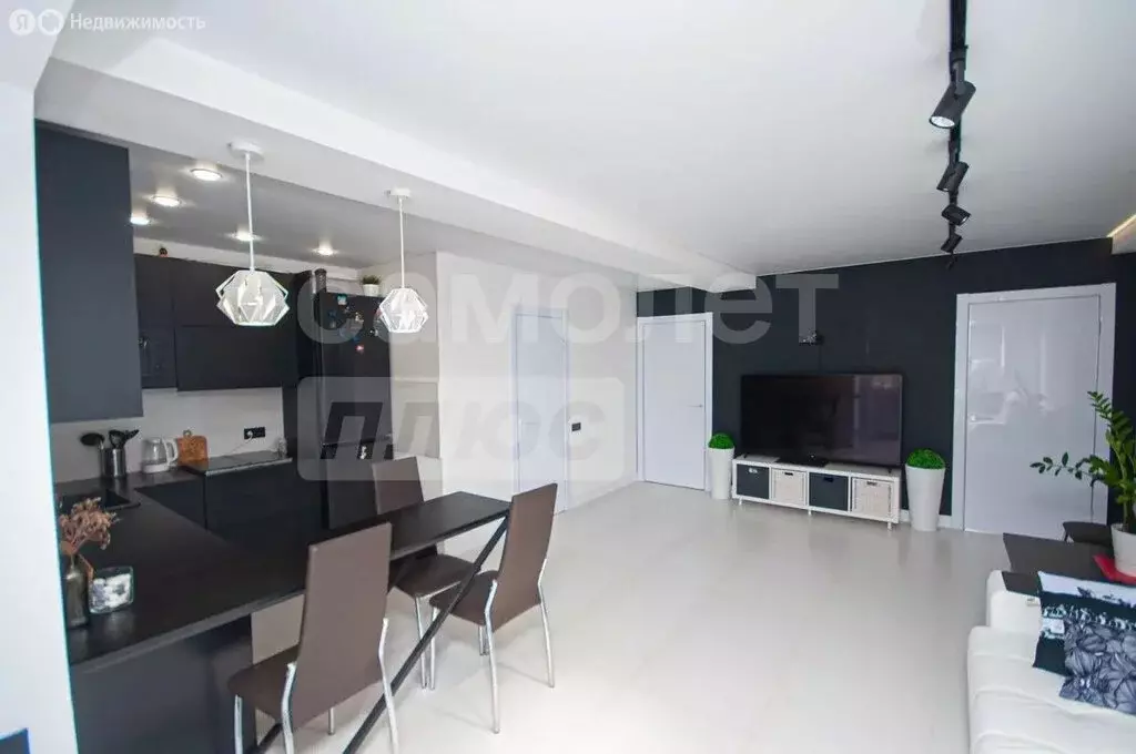 3-комнатная квартира: Севастополь, улица Меньшикова, 21 (68.1 м) - Фото 2