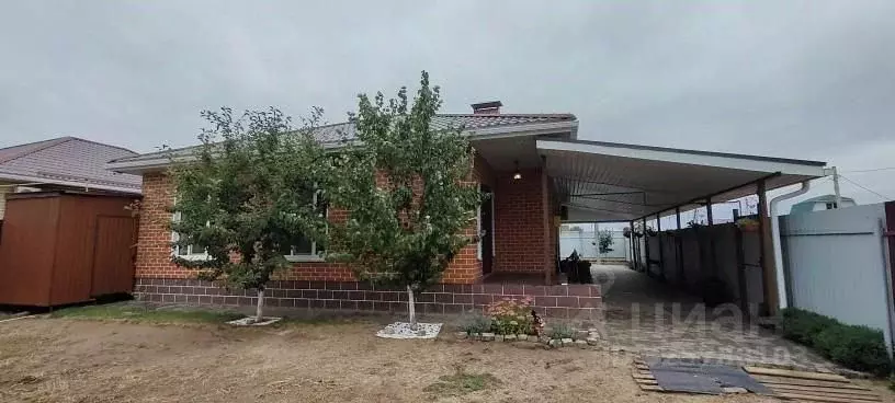 Дом в Волгоградская область, Светлоярский район, пос. Кирова  (93 м) - Фото 1