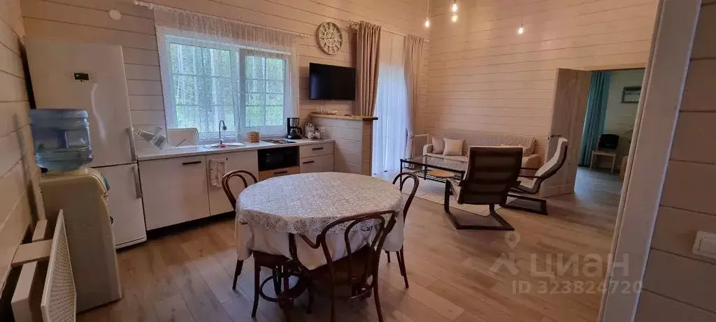 Дом в Ленинградская область, Лодейнопольский район, Доможировское ... - Фото 1