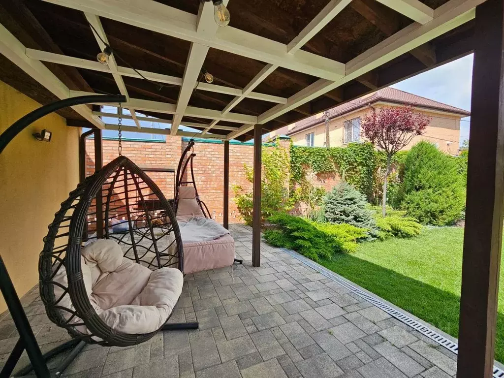 Дом в Ростовская область, Ростов-на-Дону Золотистая ул., 80 (205 м) - Фото 1