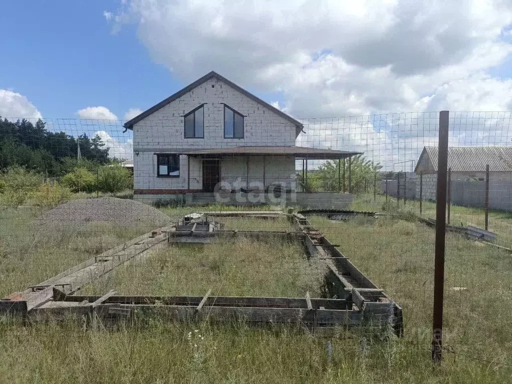 Дом в Белгородская область, Новооскольский муниципальный округ, с. ... - Фото 1