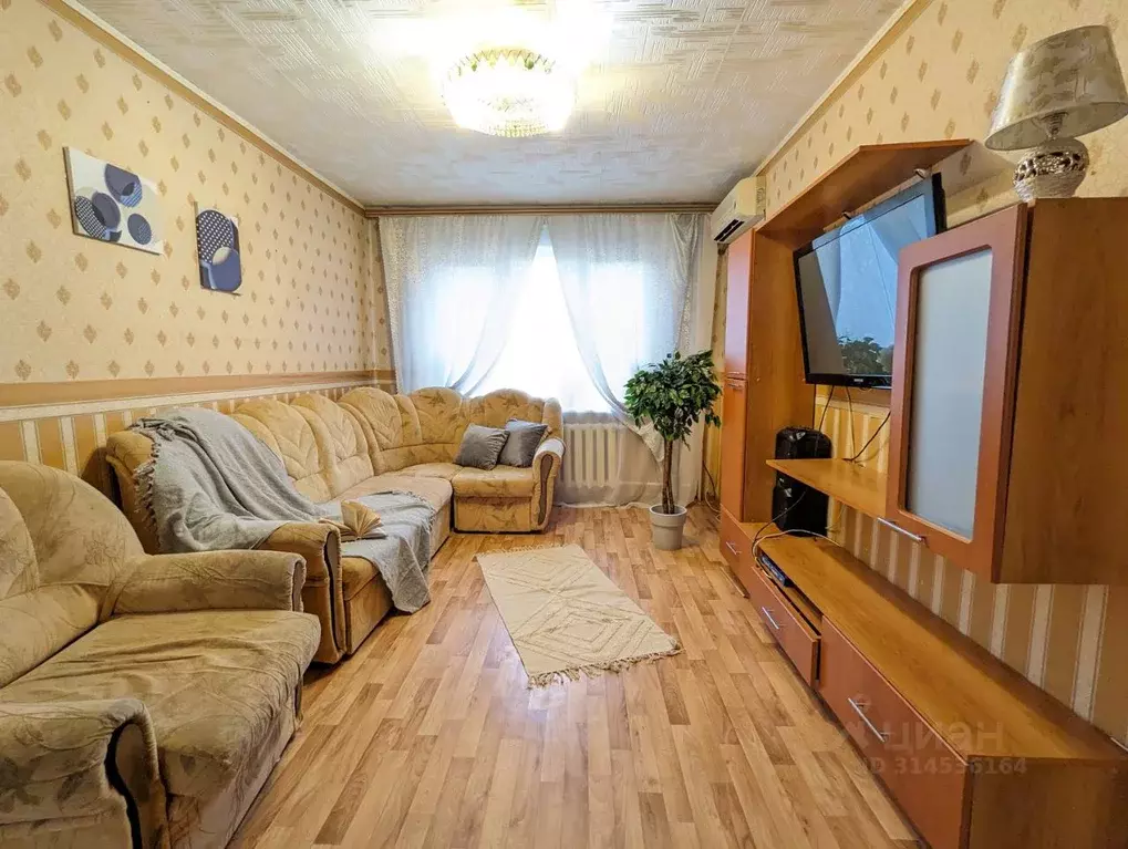 3-к кв. Саратовская область, Саратов Топольчанская ул., 1Б (55.9 м) - Фото 0