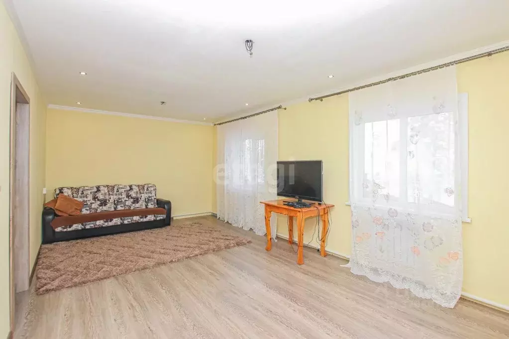 Дом в Бурятия, Улан-Удэ ул. Царская, 5 (127 м) - Фото 1