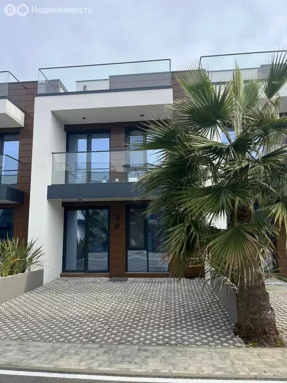 Дом в село Орёл-Изумруд, Петрозаводская улица, 49В (150 м) - Фото 1