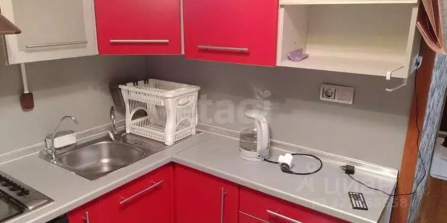 3-к кв. Тюменская область, Тюмень ул. Республики, 172 (42.0 м) - Фото 0