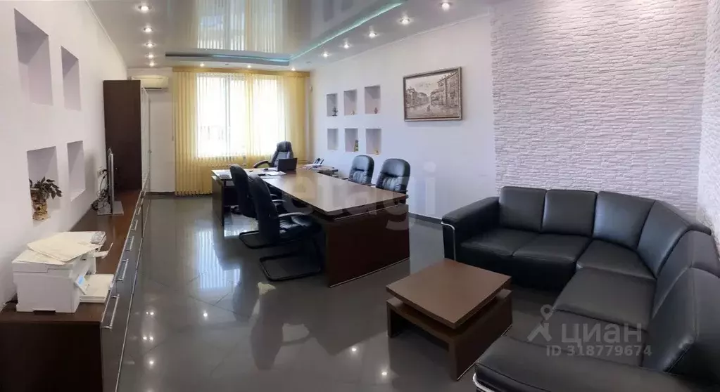 Офис в Ямало-Ненецкий АО, Новый Уренгой Набережная ул., 47А (298 м) - Фото 1