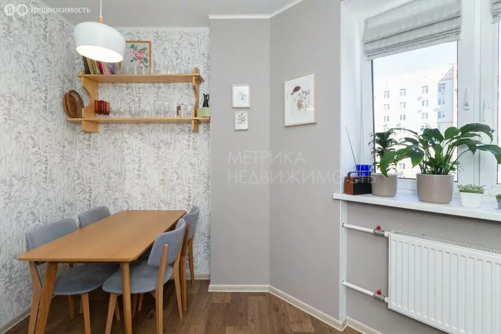 2-комнатная квартира: Тюмень, улица Василия Гольцова, 9 (55.2 м) - Фото 1