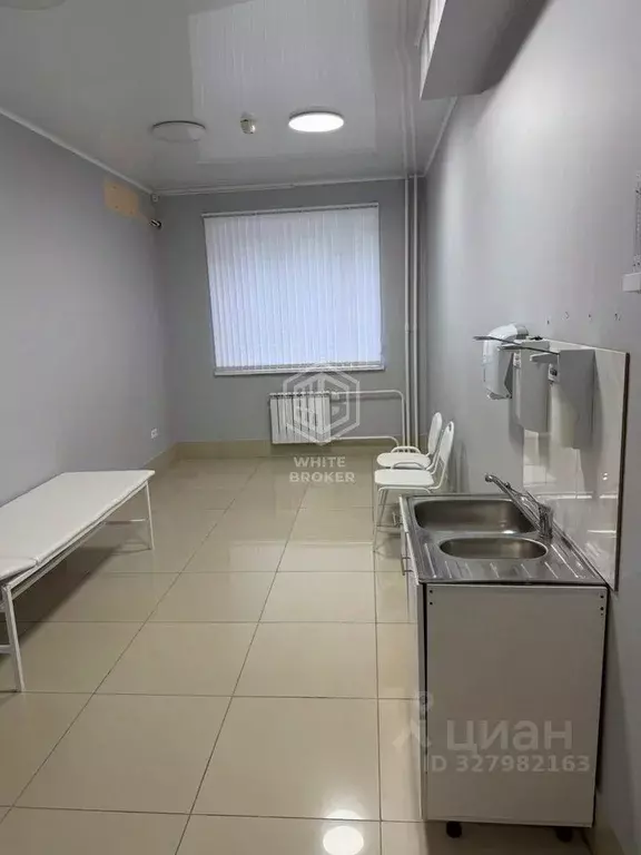 Помещение свободного назначения в Москва ул. Новаторов, 6 (141 м) - Фото 0