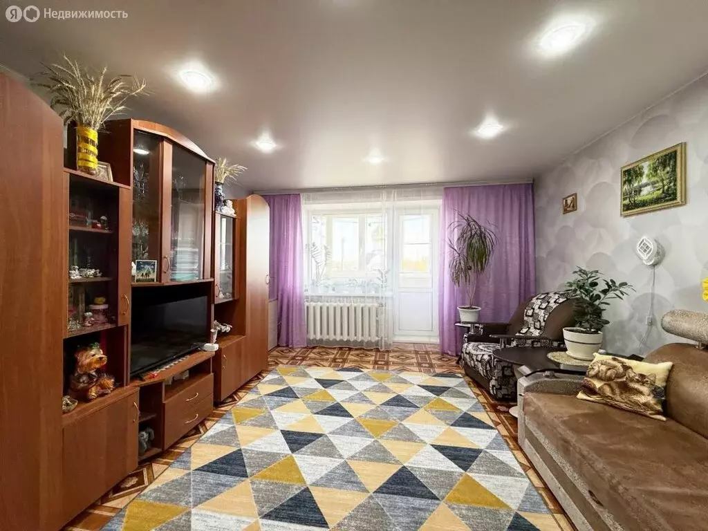 3-комнатная квартира: Руэм, улица Шумелёва, 17 (62 м) - Фото 0