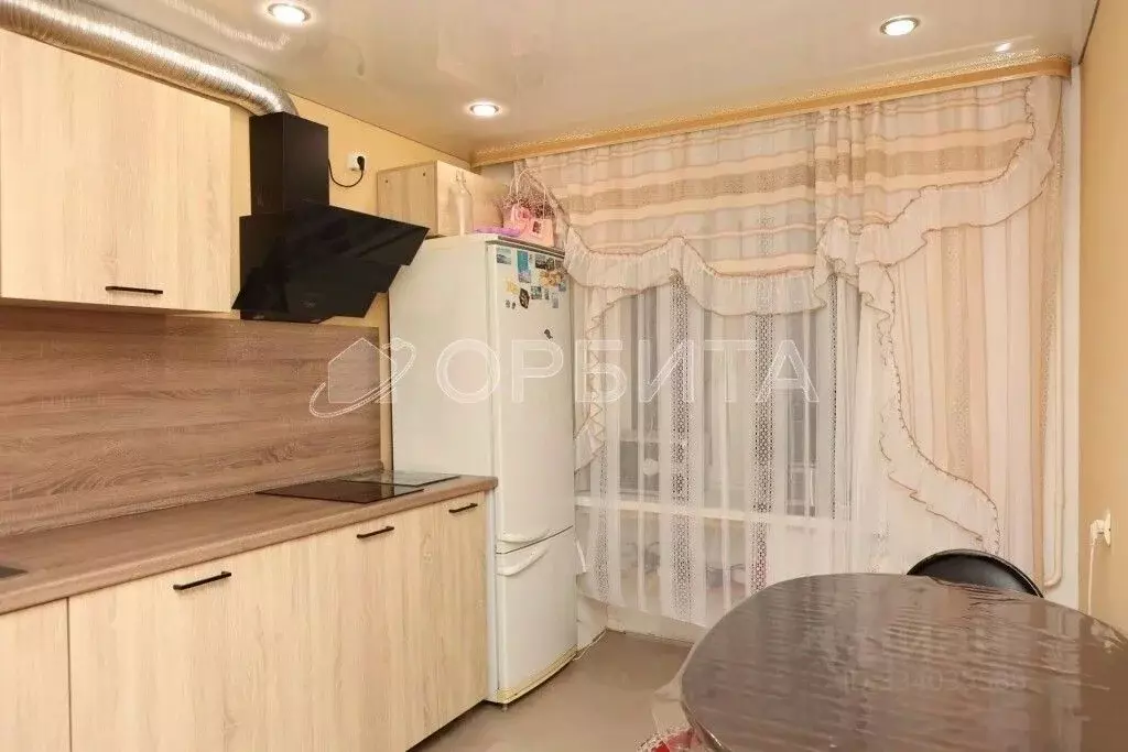 3-к кв. Тюменская область, Тюмень ул. Дружбы, 157 (58.3 м) - Фото 1