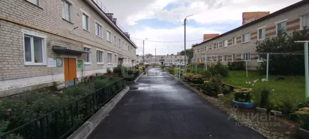 2-к кв. Брянская область, Погар рп ул. 1-й Квартал, 6 (40.6 м) - Фото 0