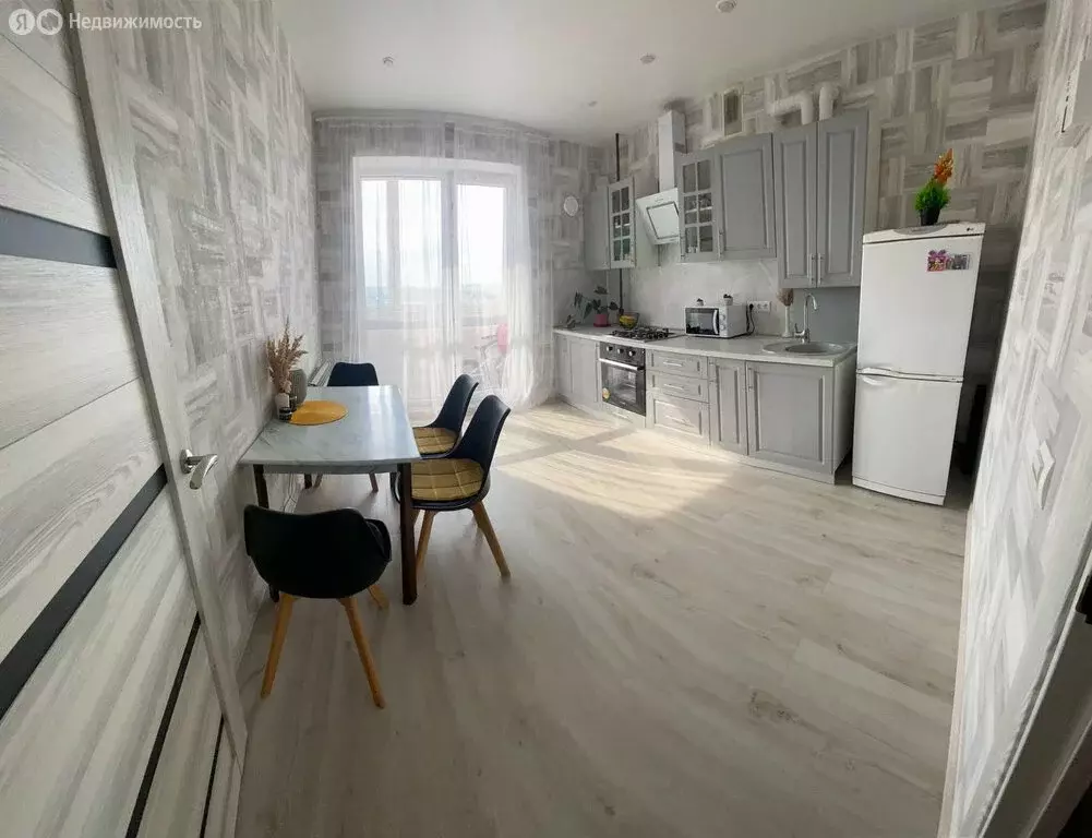 1-комнатная квартира: Калининград, улица Виктора Денисова, 10 (46.2 м) - Фото 1