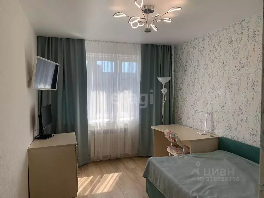 3-к кв. Смоленская область, Смоленск пер. Юннатов, 4 (82.2 м) - Фото 0
