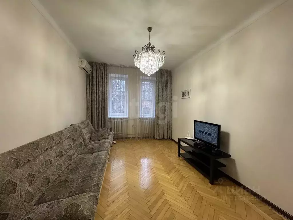 2-к кв. Северная Осетия, Владикавказ ул. Ленина, 27 (58.0 м) - Фото 0