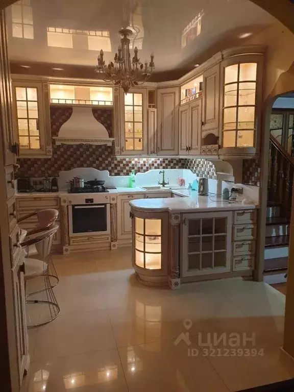 5-к кв. Саха (Якутия), Якутск ул. Пояркова, 8/1 (120.0 м) - Фото 0