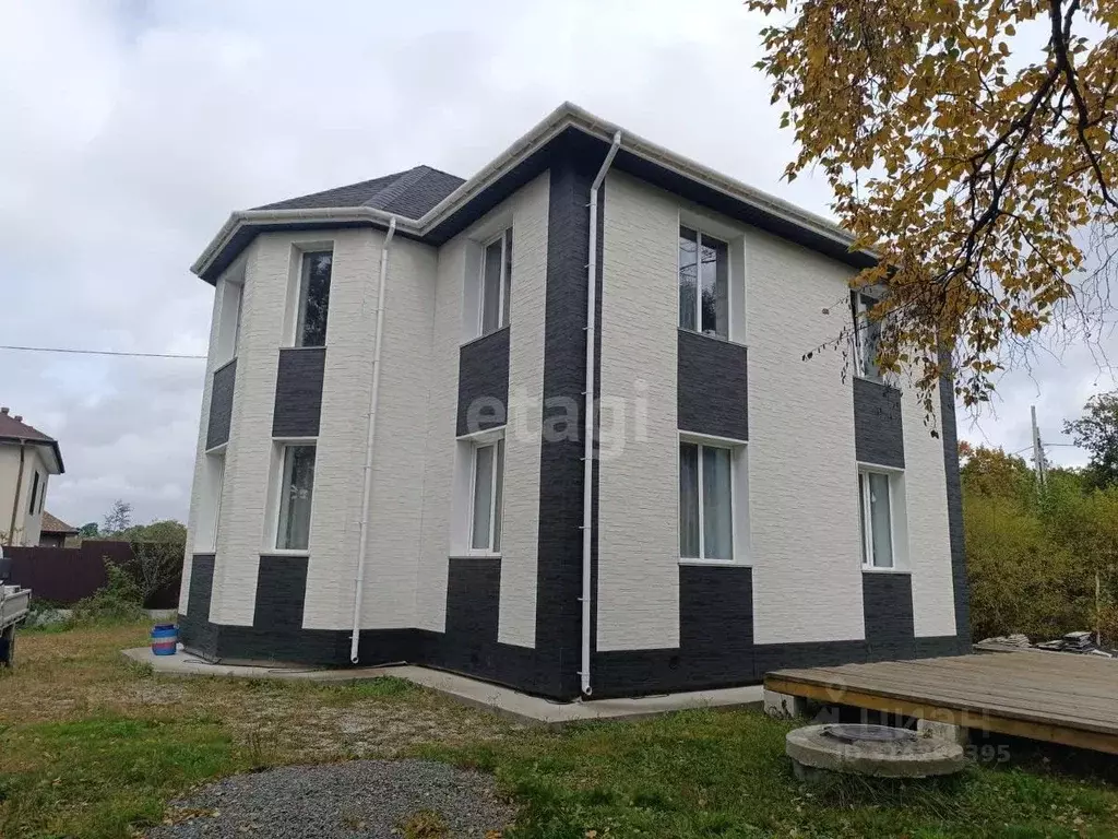 Дом в Приморский край, Артем Родник-1 СНТ, ул. Кедровая, 27 (140 м) - Фото 0