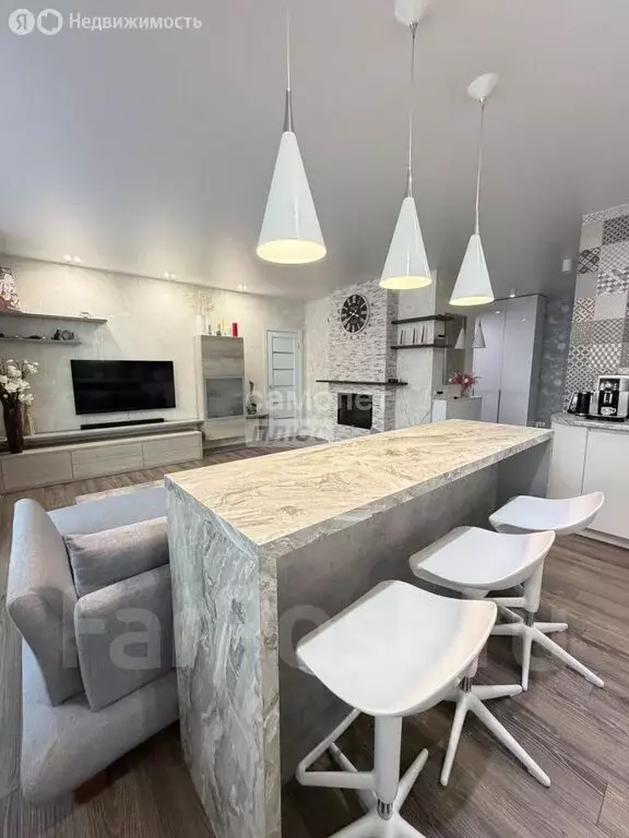 3-комнатная квартира: Владивосток, улица Черняховского, 9 (79.4 м) - Фото 1