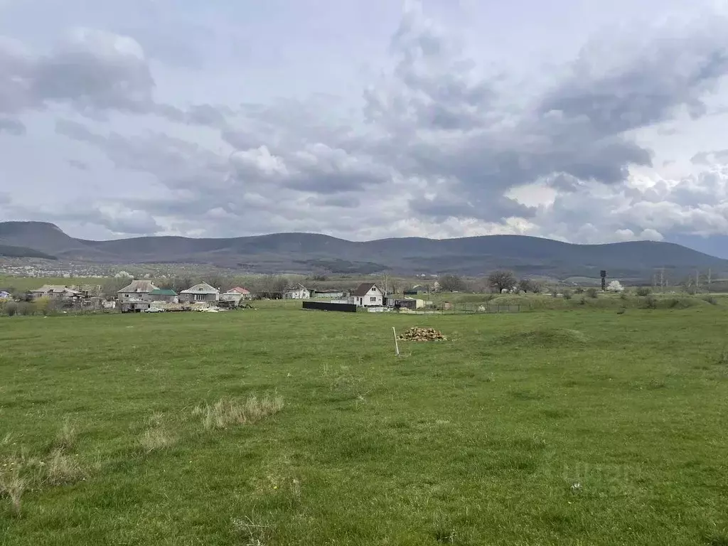 Участок в Крым, Белогорский район, с. Богатое ул. Московская (15.0 ... - Фото 1