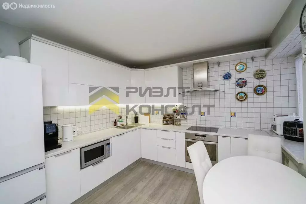 4-комнатная квартира: Омск, улица 10 лет Октября, 147 (146.5 м) - Фото 2