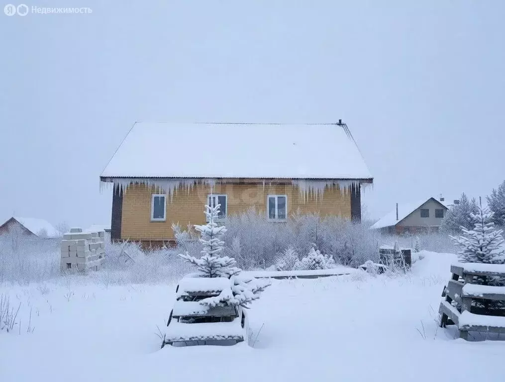 Дом в село Верхний Услон, улица имени Героя Зиннурова (180 м) - Фото 2