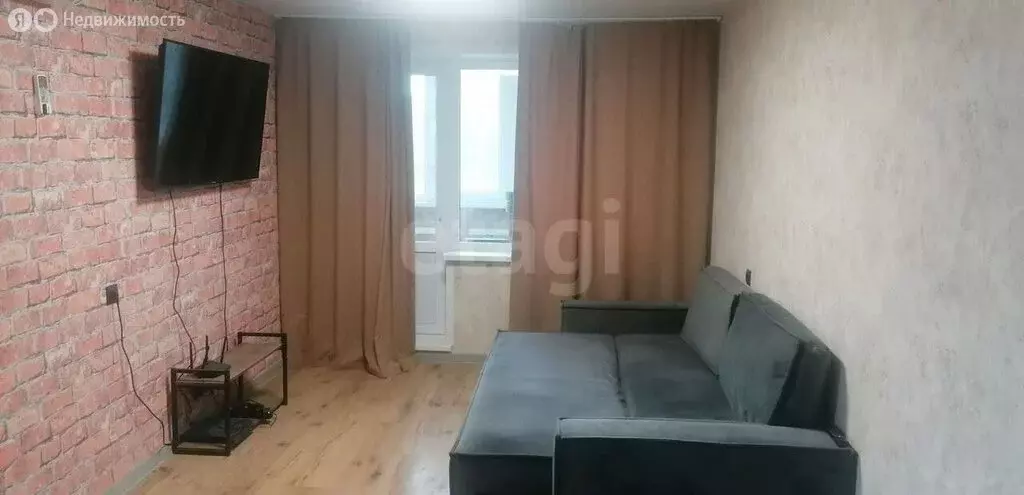 3-комнатная квартира: посёлок Управленческий, улица имени академика ... - Фото 1