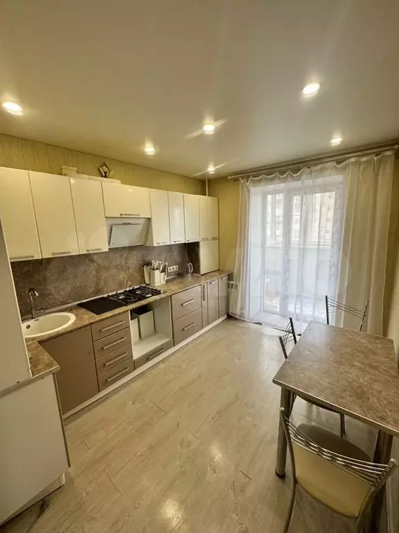 1-к. квартира, 42 м, 7/10 эт. - Фото 0