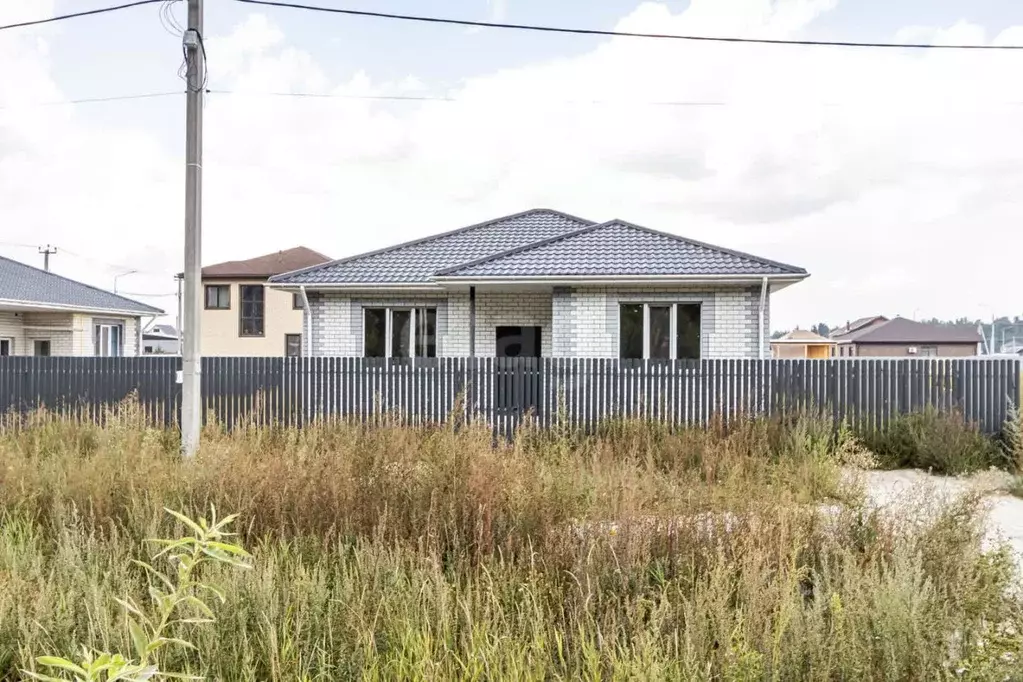 Дом в Тюменская область, Тюменский муниципальный округ, д. Падерина  ... - Фото 1