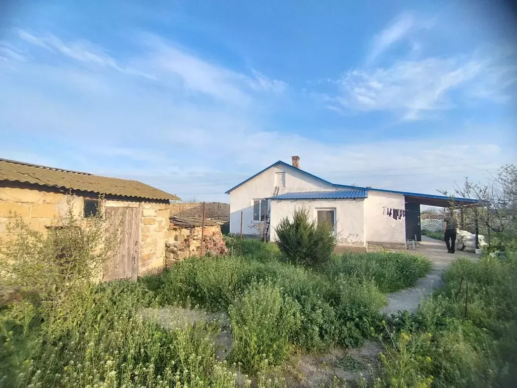 Дом в Крым, Советский район, Чапаевское с/пос, с. Коломенское ул. Н. ... - Фото 2