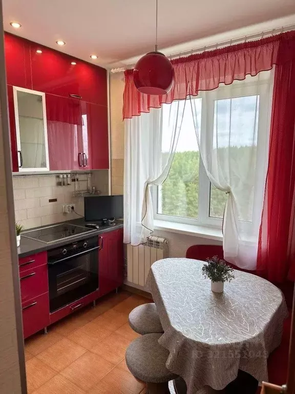 4-к кв. Свердловская область, Первоуральск Береговая ул., 76А (67.4 м) - Фото 0