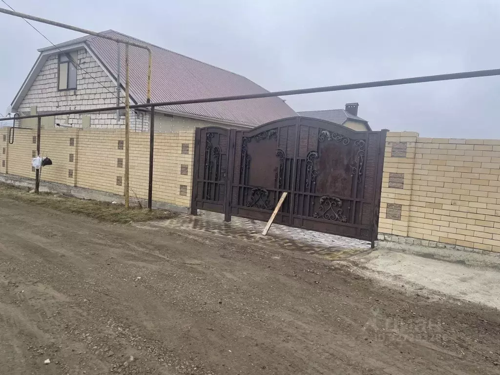 Дом в Карачаево-Черкесия, Черкесск Шоссейная ул., 140 (140 м) - Фото 1