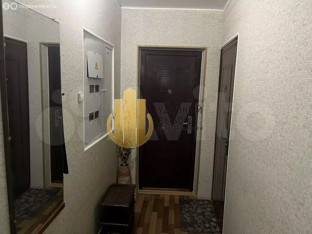 2-комнатная квартира: Белая Калитва, улица Машиностроителей, 56 (50 м) - Фото 1