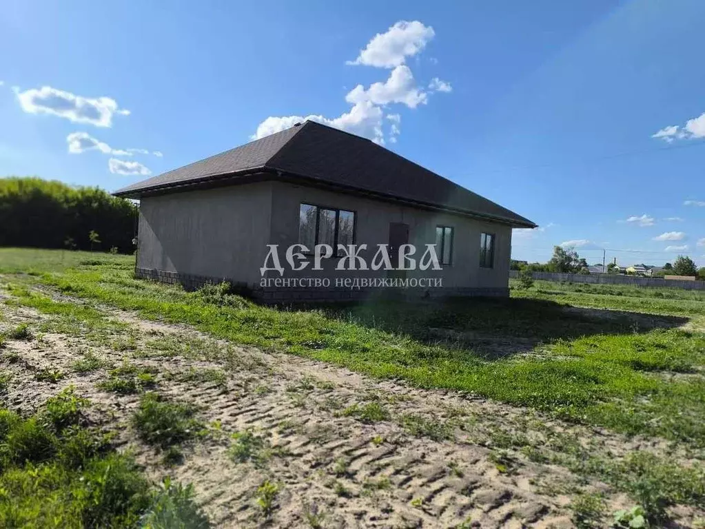 Коттедж в Белгородская область, Старооскольский городской округ, с. ... - Фото 1