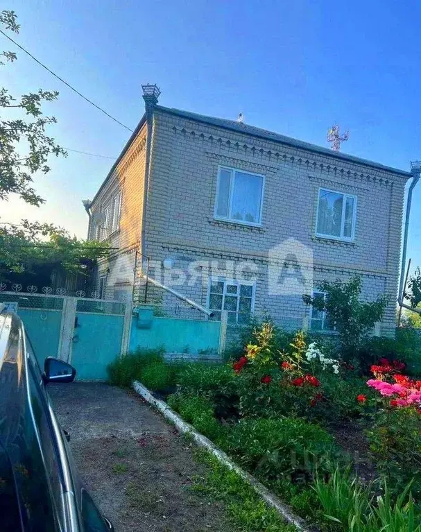 Дом в Краснодарский край, Курганинск Курганинский пер. (178 м) - Фото 2