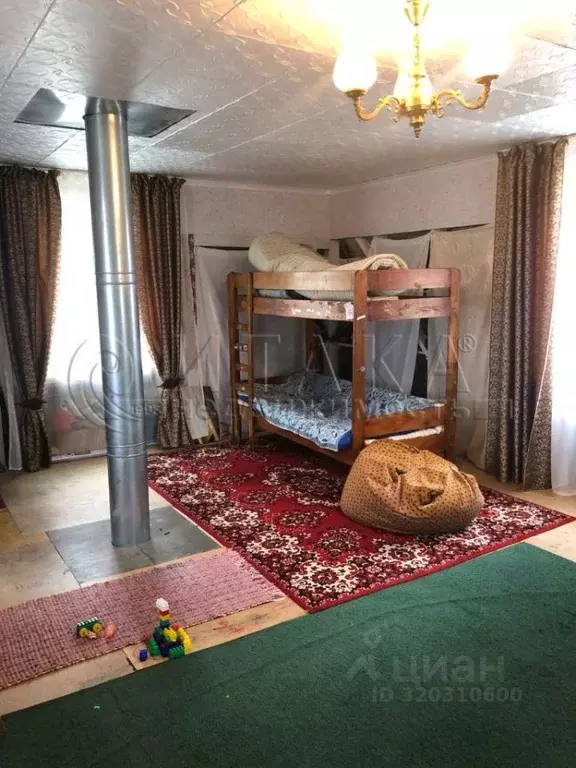 Дом в Ленинградская область, Лодейнопольский район, пос. Свирьстрой ... - Фото 1