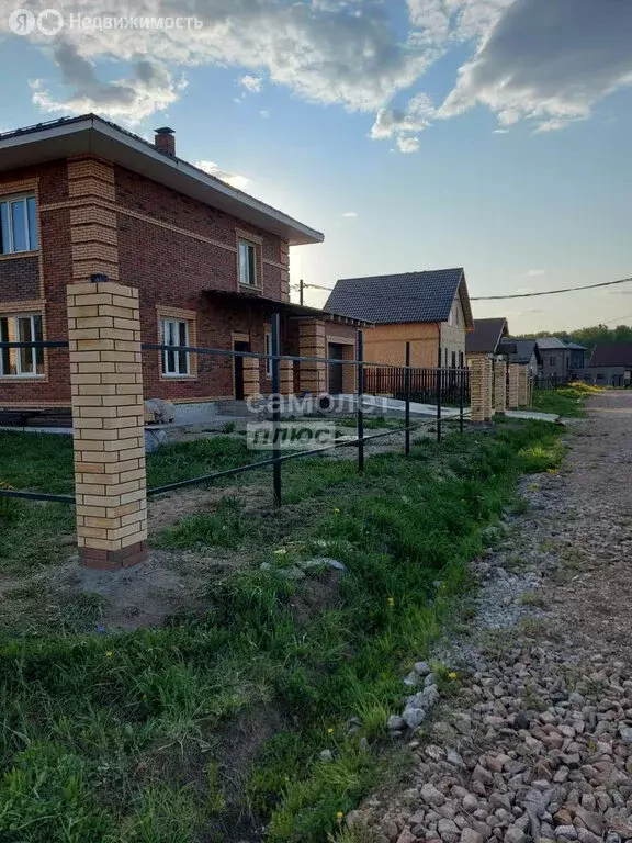 Дом в Станционный сельсовет, село Новокаменка (230 м) - Фото 1