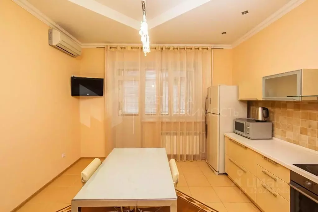 2-к кв. Тюменская область, Тюмень ул. Шиллера, 46к3 (90.0 м) - Фото 1