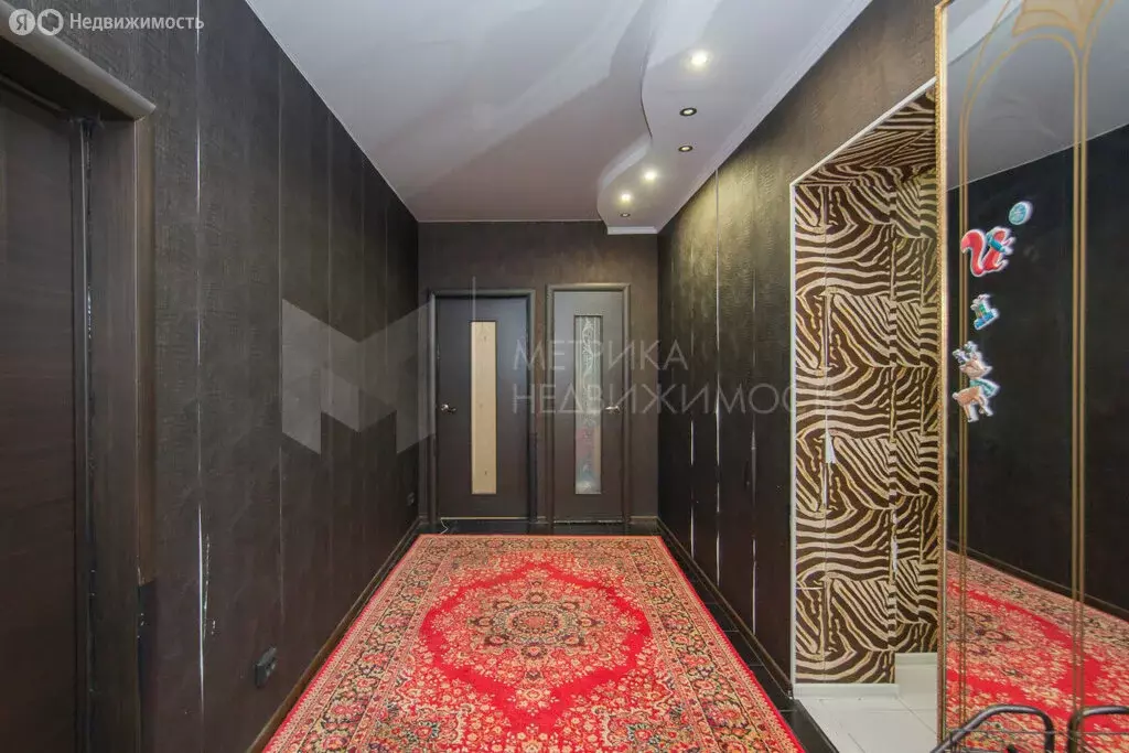 3-комнатная квартира: Тюмень, улица Орджоникидзе, 50А (92 м) - Фото 0