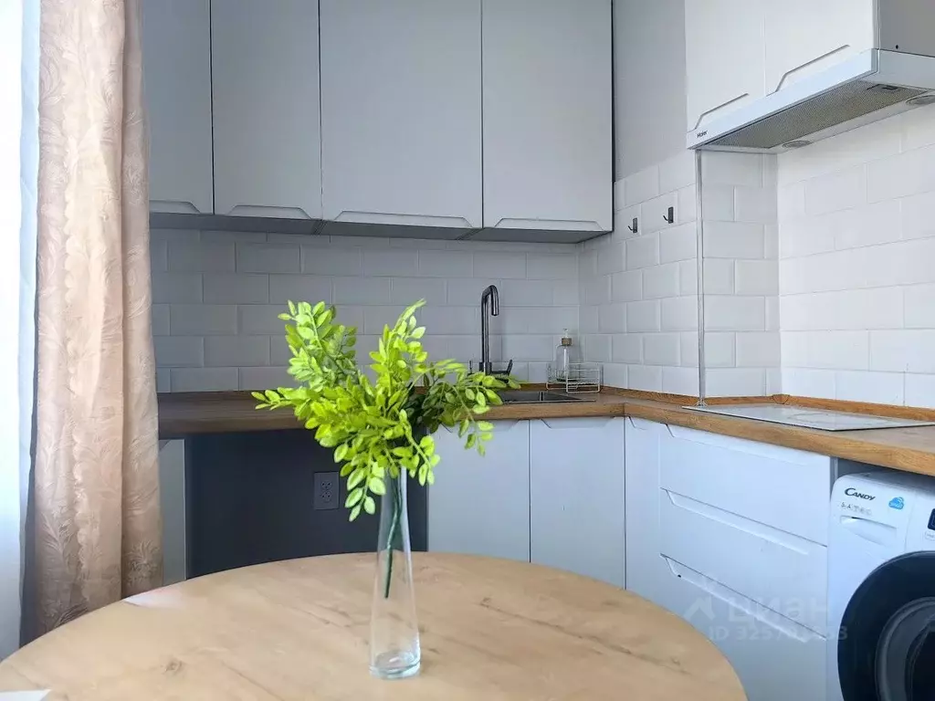 3-к кв. Омская область, Омск Челябинская ул., 4 (53.6 м) - Фото 1