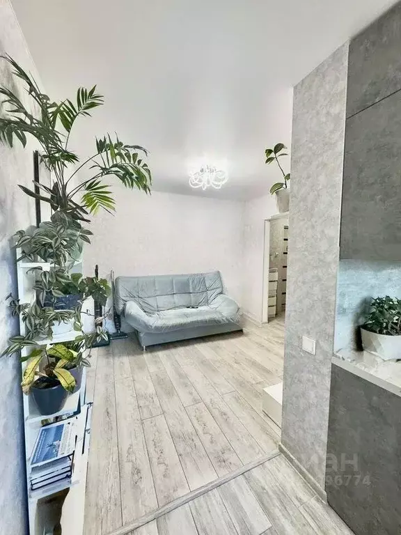 2-к кв. Крым, Симферополь ул. Героев Сталинграда, 35 (75.0 м) - Фото 1