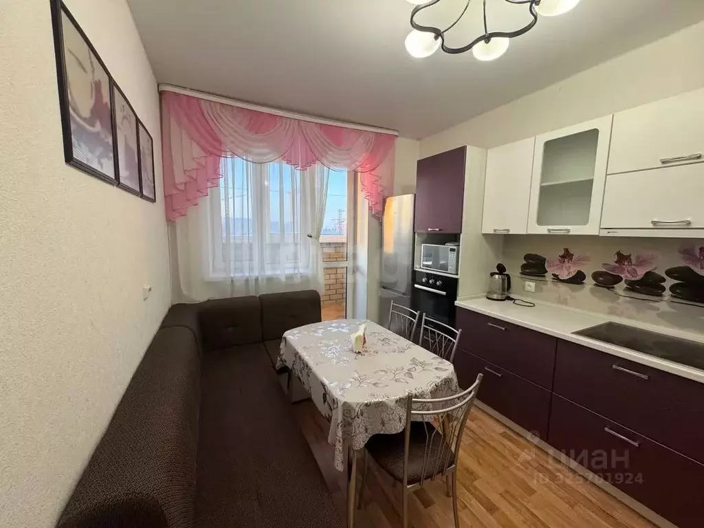 2-к кв. Тюменская область, Тюмень ул. Верхнетарманская, 5 (55.7 м) - Фото 2